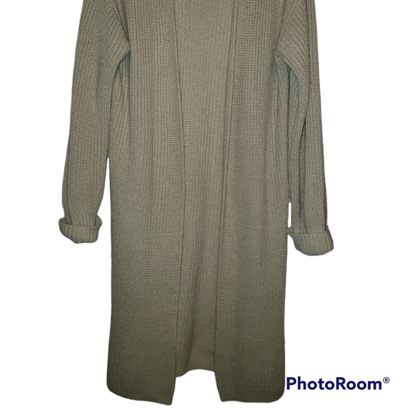 Forver 21 Cardigan Sweater - Picture 2 of 13